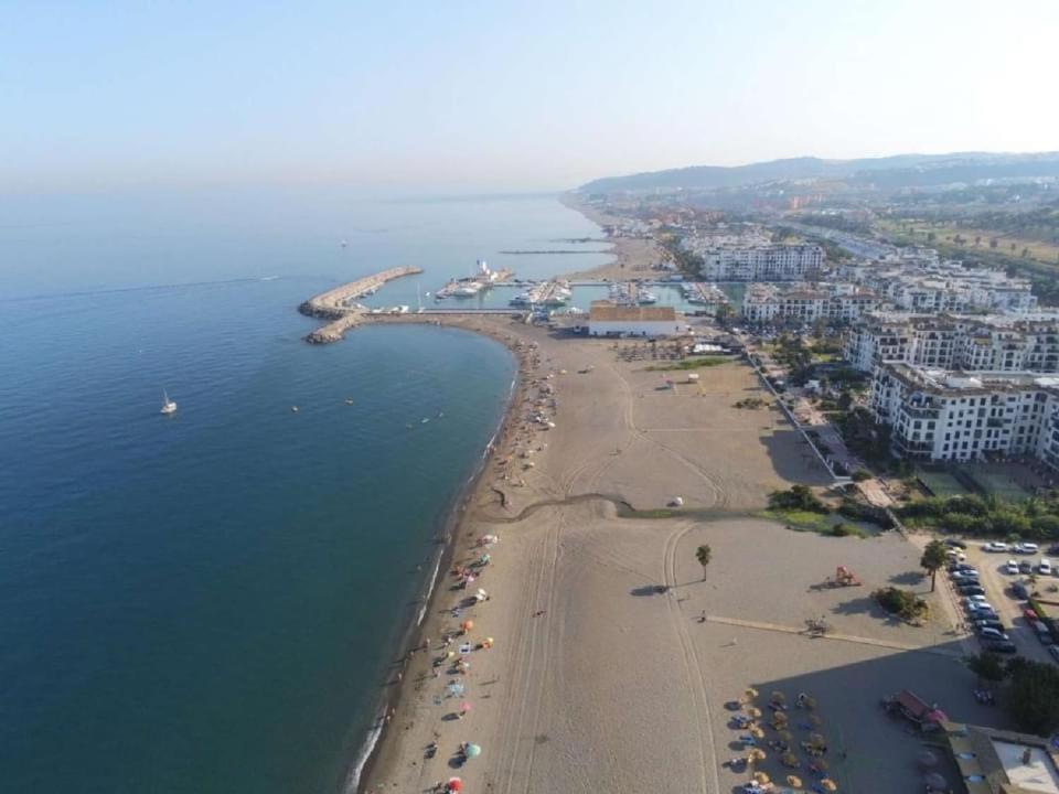 Personal Y Coqueto En Primerisima Linea De Playa, En La Costa Del Sol. Puerto De La Duquesa Кастильо-де-Сабинильяс Экстерьер фото