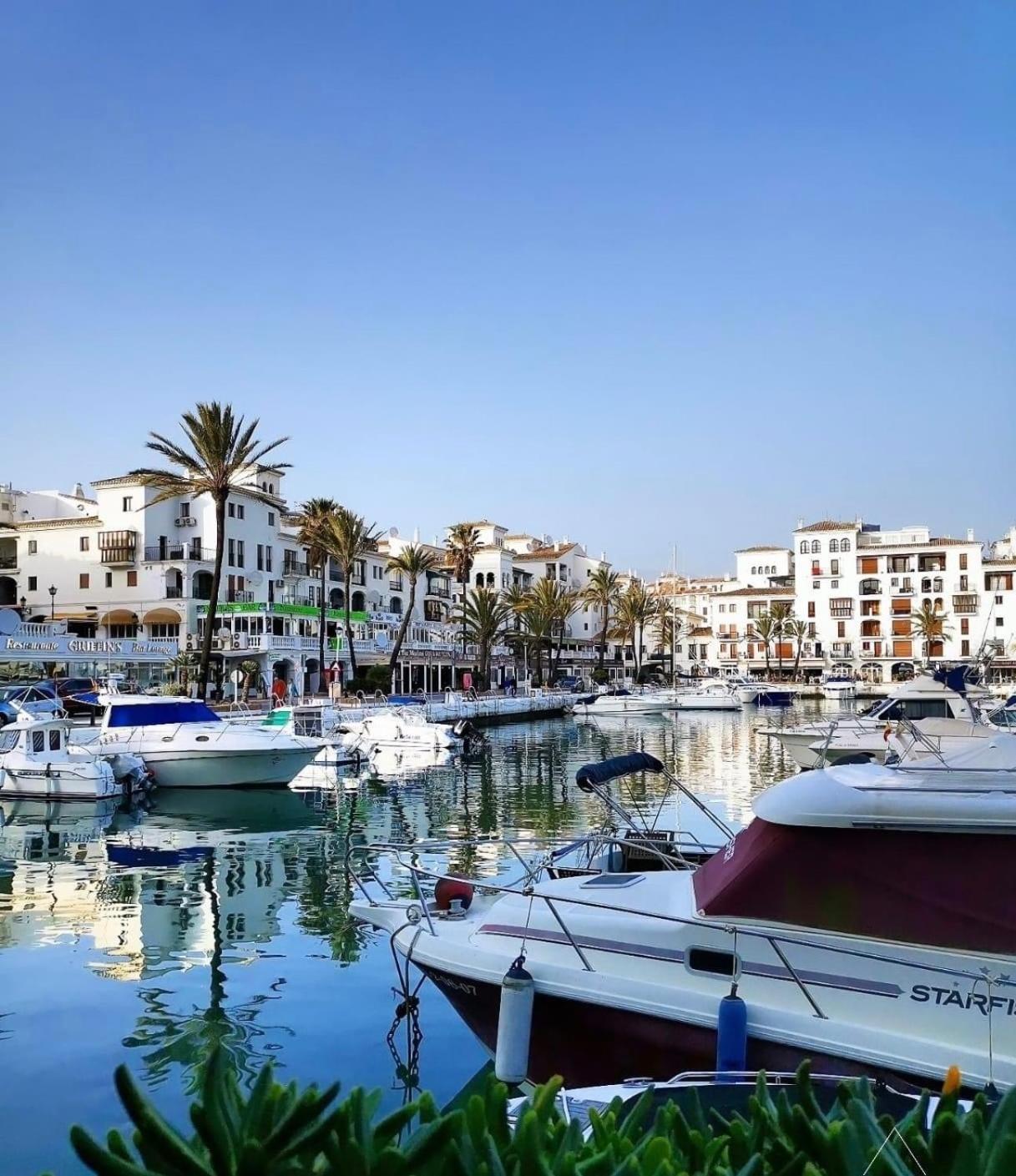 Personal Y Coqueto En Primerisima Linea De Playa, En La Costa Del Sol. Puerto De La Duquesa Кастильо-де-Сабинильяс Экстерьер фото